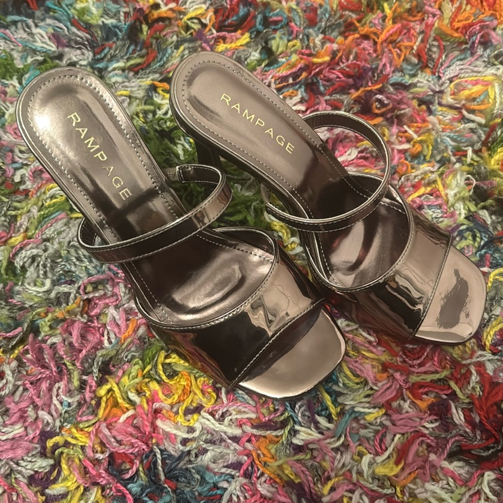 NWOT Rampage Metallic Gunmetal/Bronze Heels - Picture 4 of 6